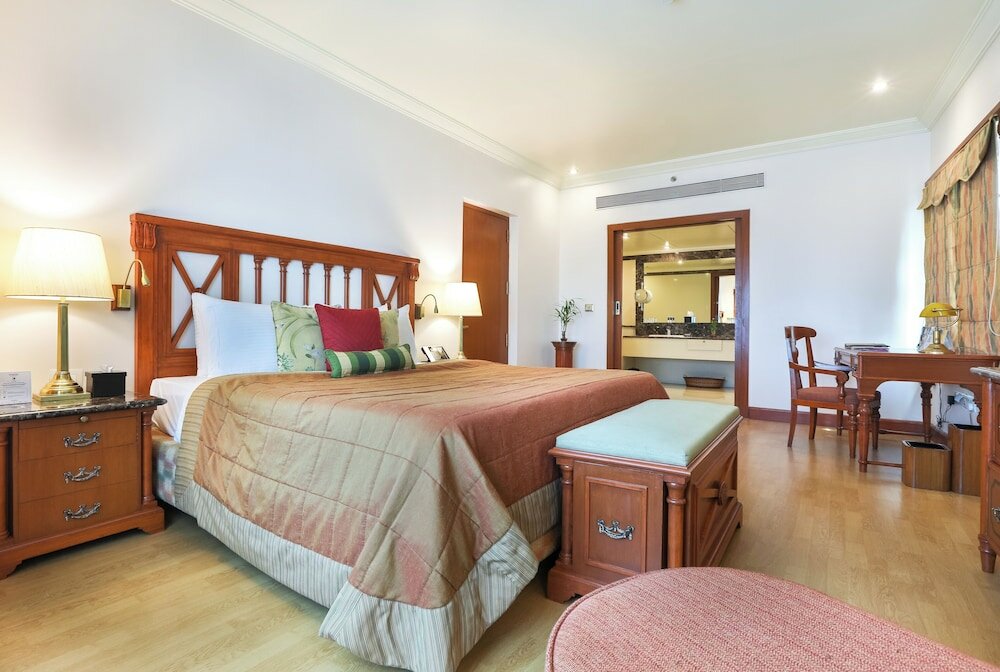 Фото The Orchid Hotel Mumbai Vile Parle