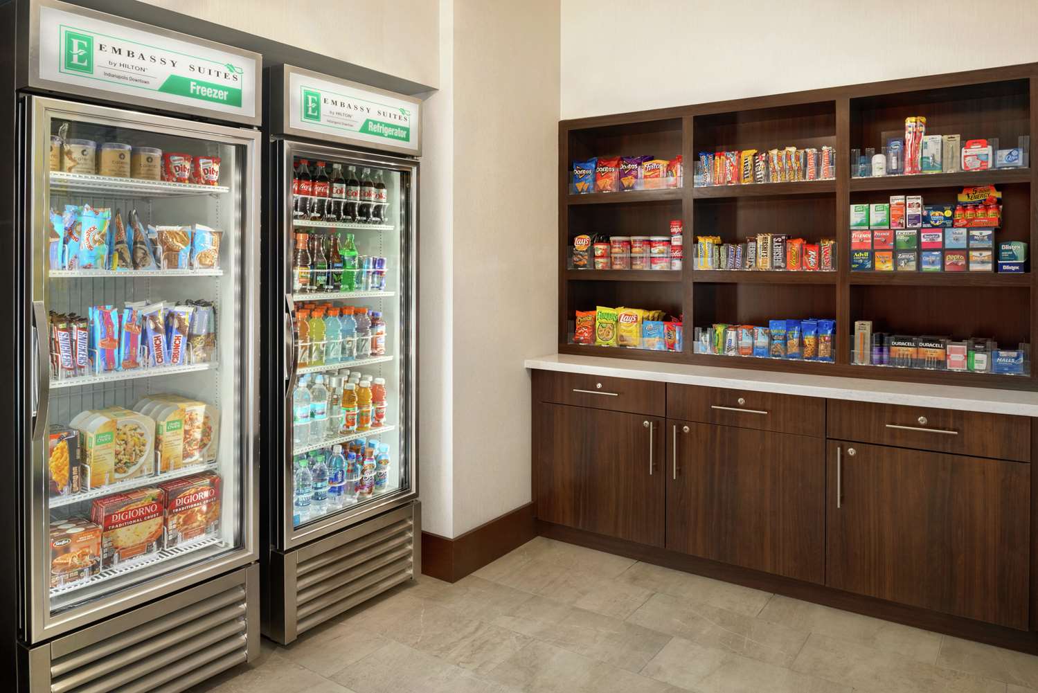 Фото Embassy Suites Indianapolis Downtown