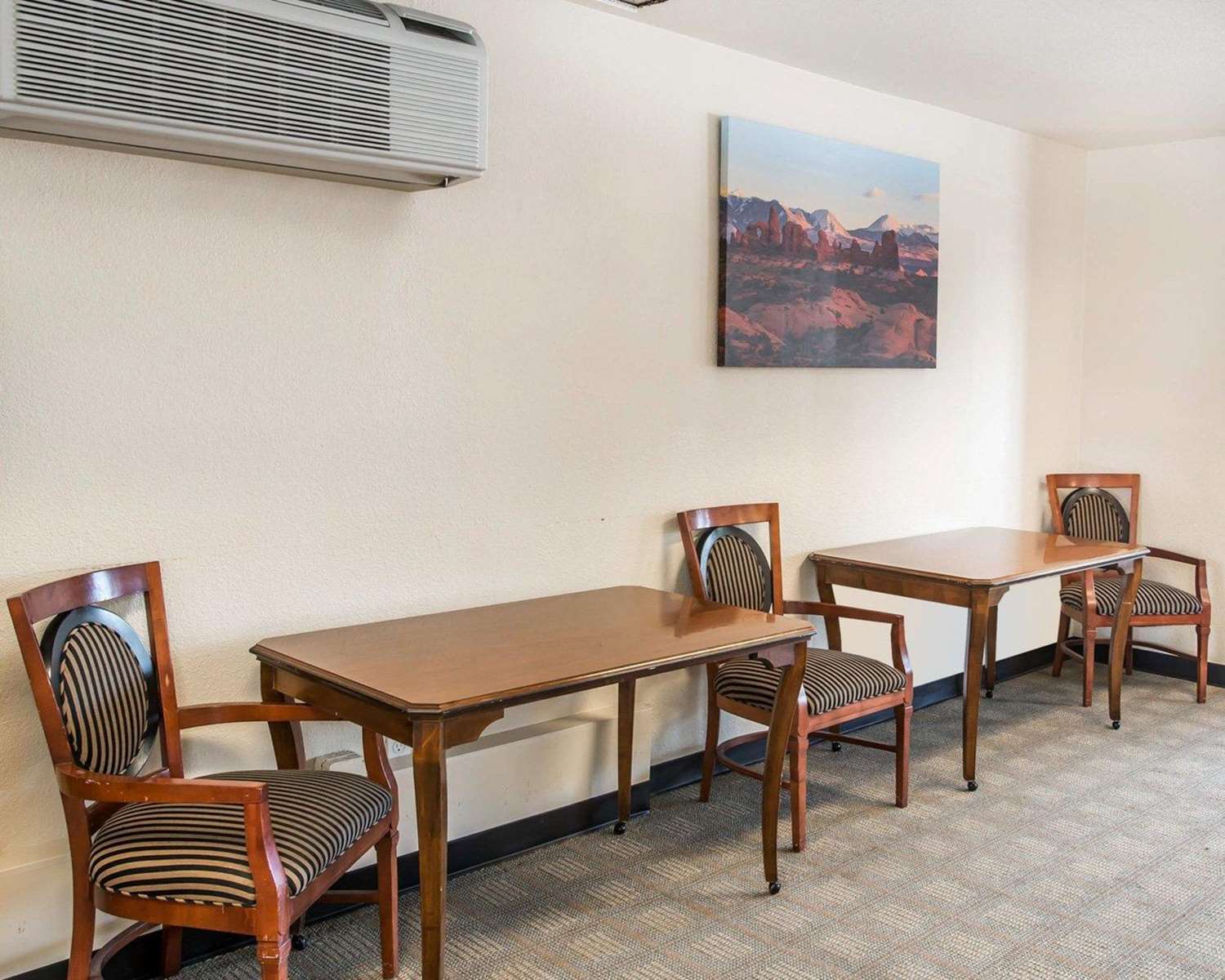 Фото Rodeway Inn Greeley