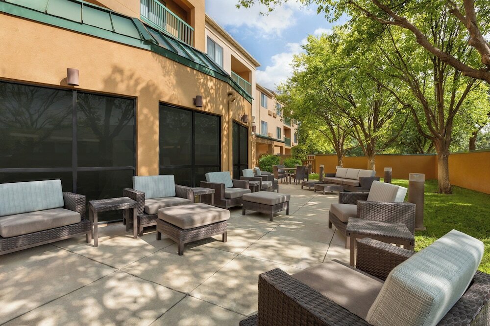 Фото Courtyard by Marriott Lubbock