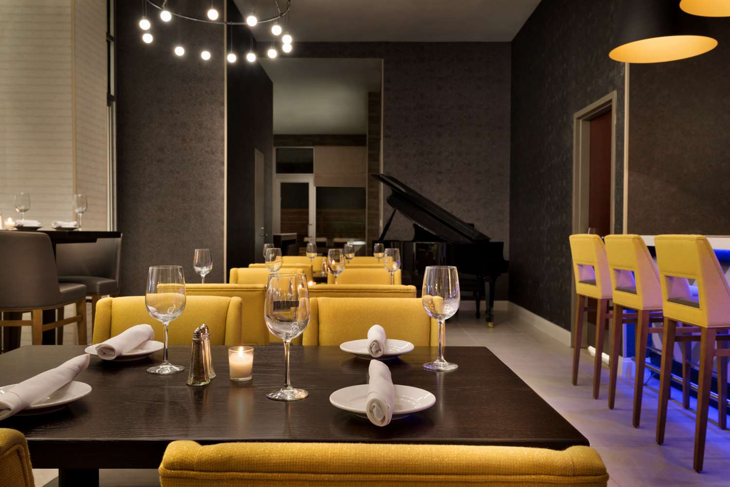 Фото Hilton Garden Inn New York Times Square South