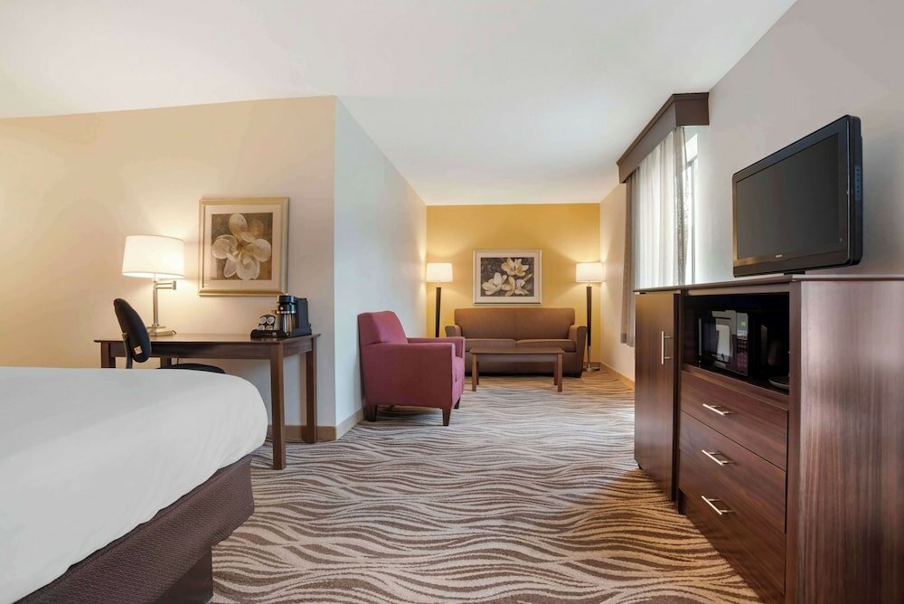 Фото Best Western Plus Oak Mountain Inn