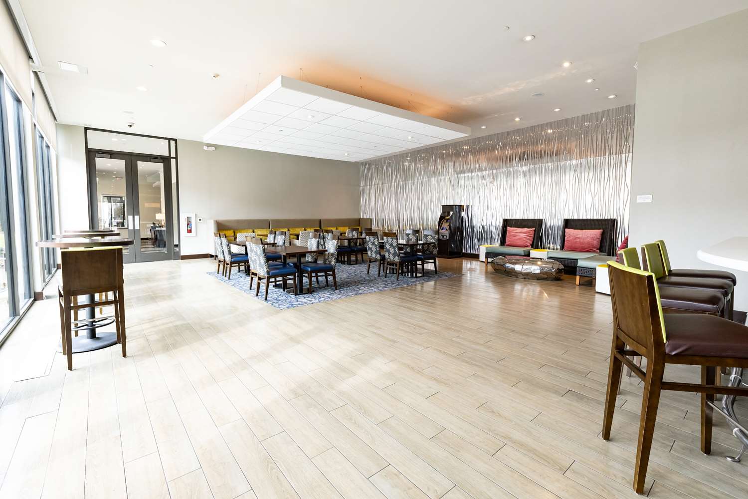 Фото Hilton Garden Inn Austin Airport