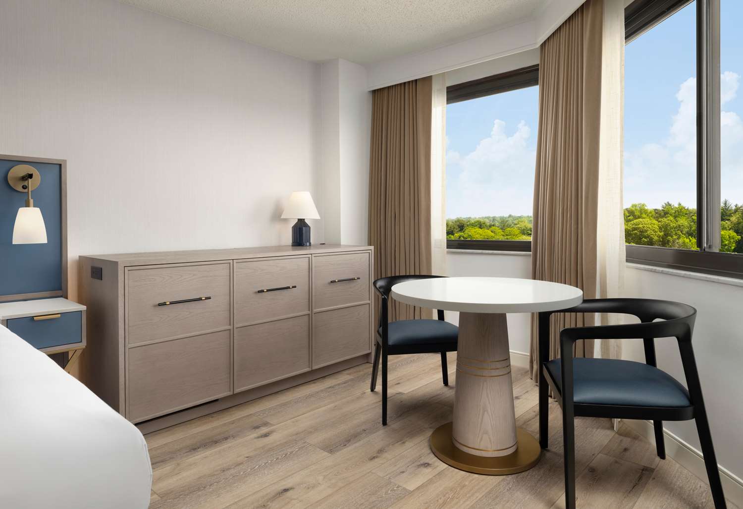 Фото Sonesta White Plains Downtown