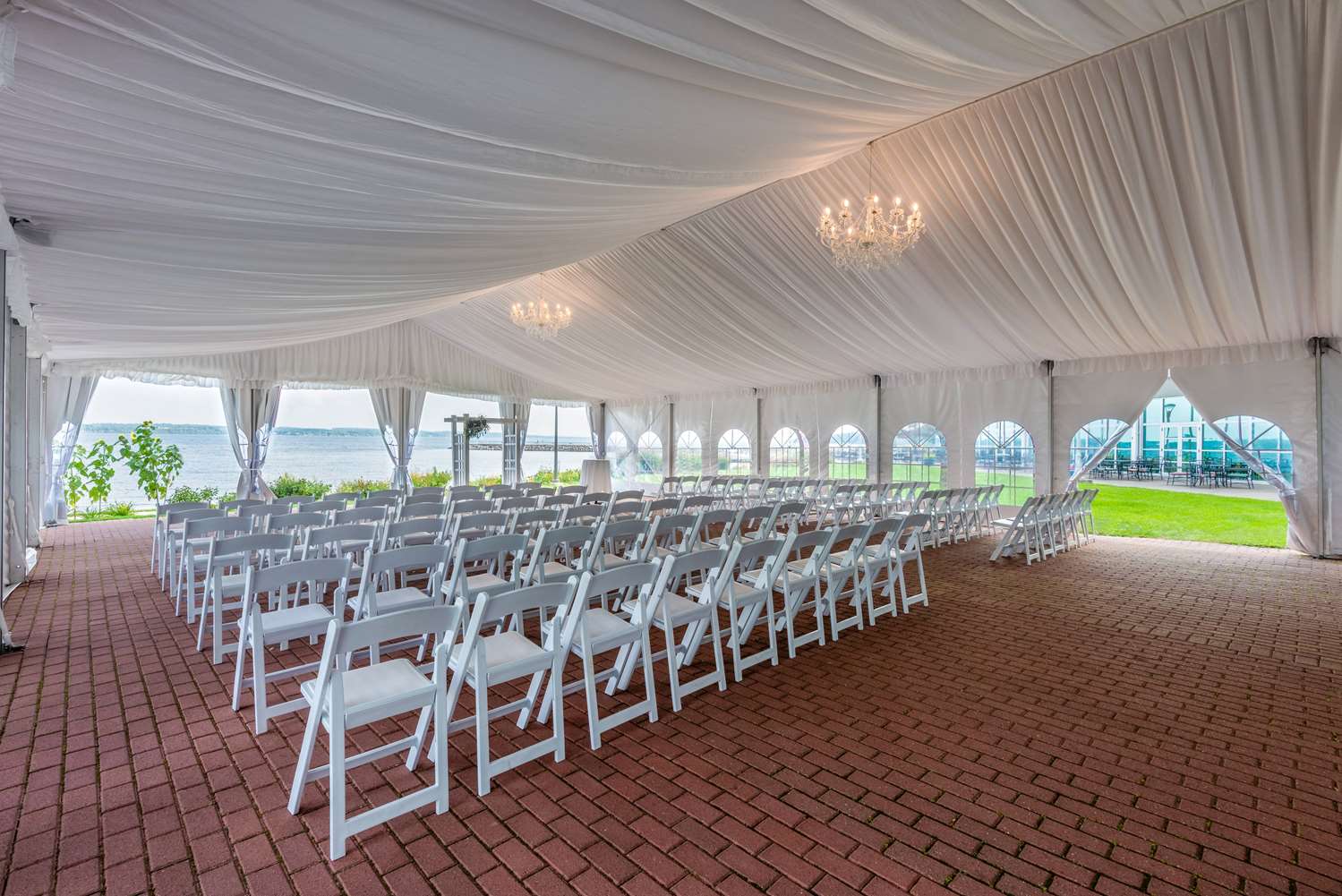 Фото 41 Lakefront Hotel, Trademark Collection by Wyndham