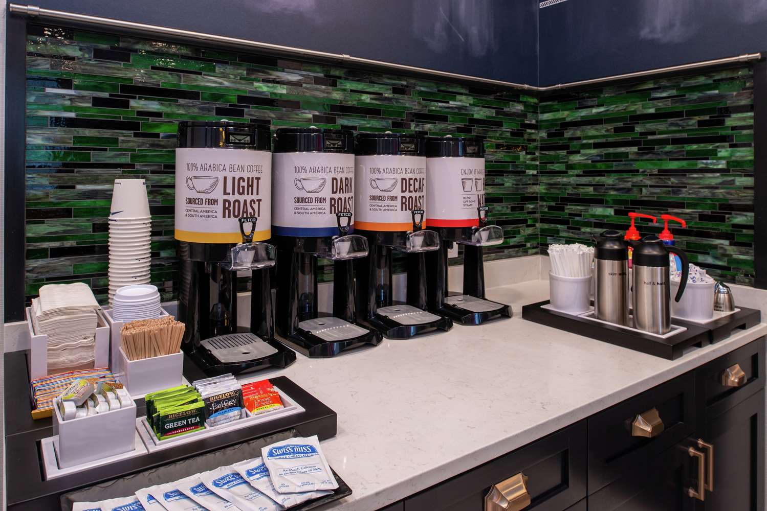 Фото Hampton Inn & Suites Winston-Salem Downtown