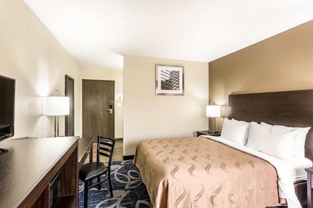 Фото Quality Inn Downtown