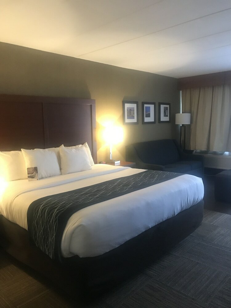 Фото Comfort Inn Edgewater on Hudson River