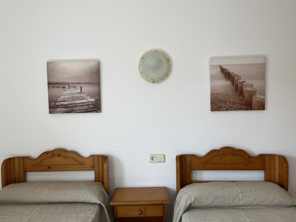 Фото Hostal Can Gallu