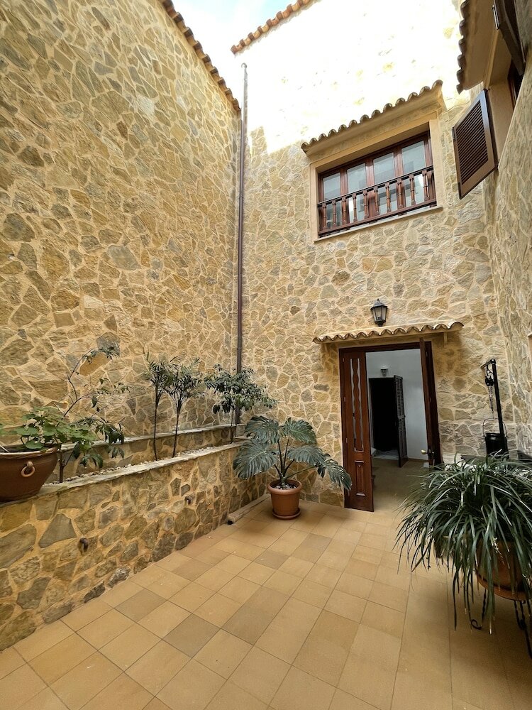 Фото Hostal Can Gallu