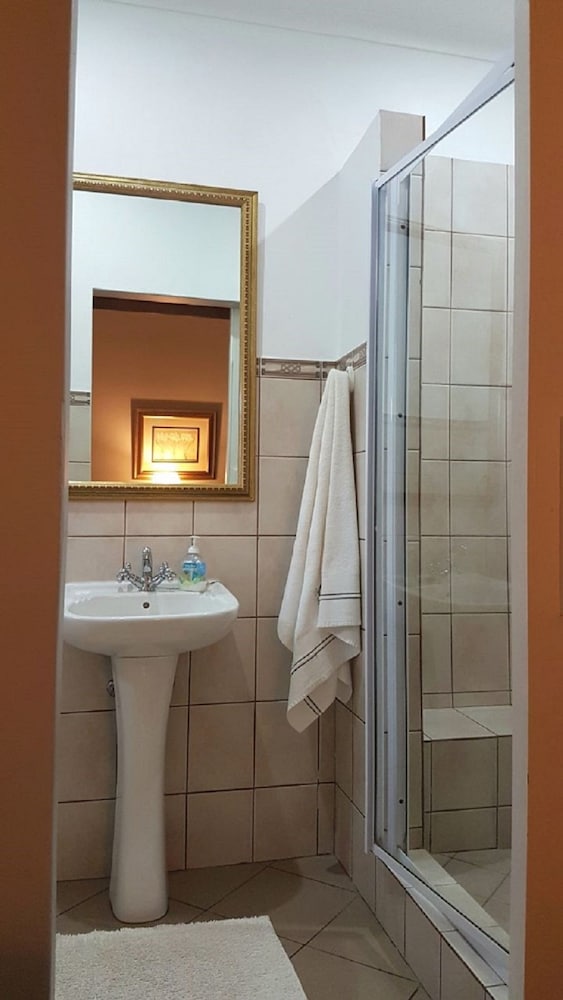 Фото Hillton Manor Guest House