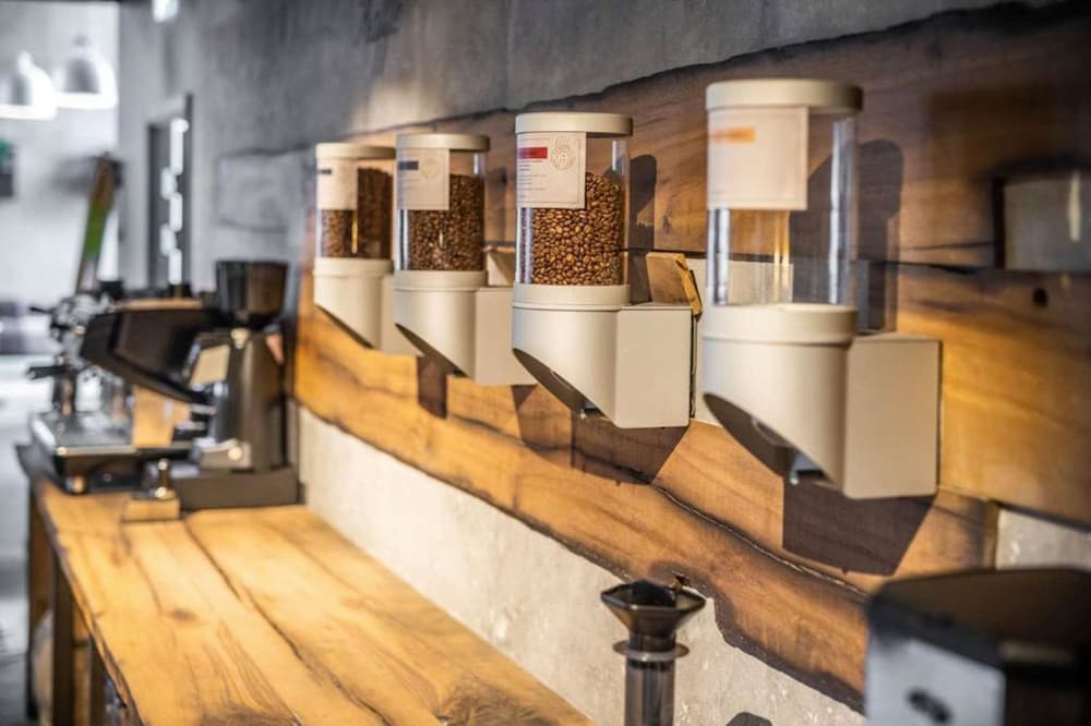 Фото Peak 12 Hotel