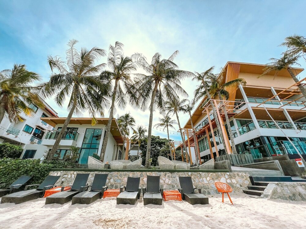 Фото Eco Cozy Beachfront Resort Chaam