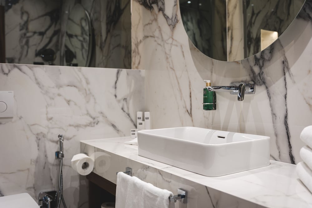 Фото Bristol Hotel