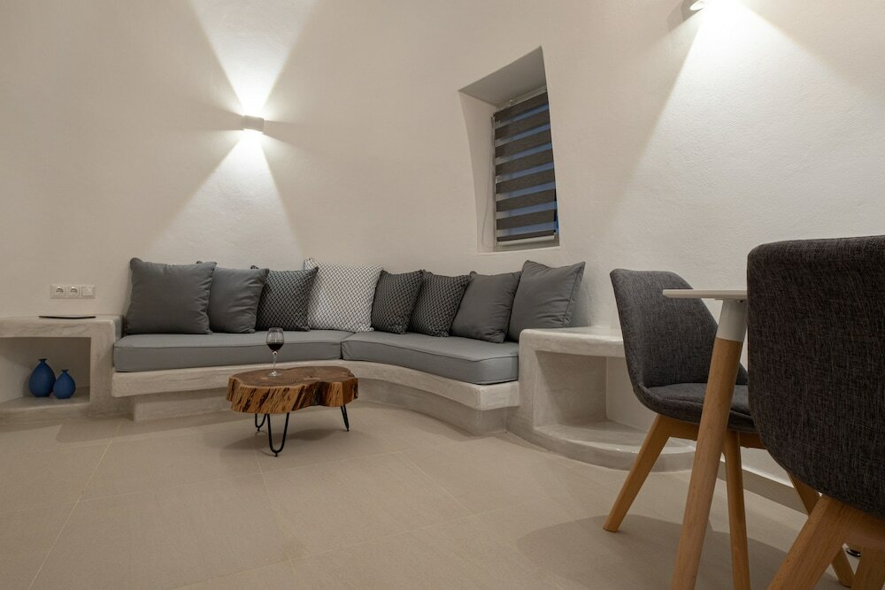 Фото Santoterra Antigua Suites