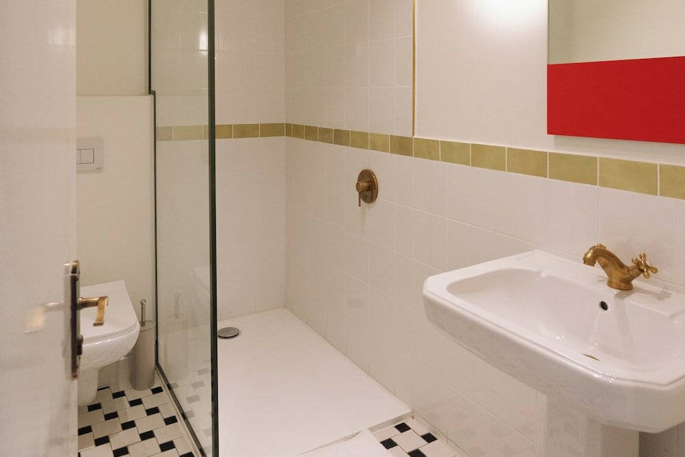 Фото The Trade Boutique Hotel