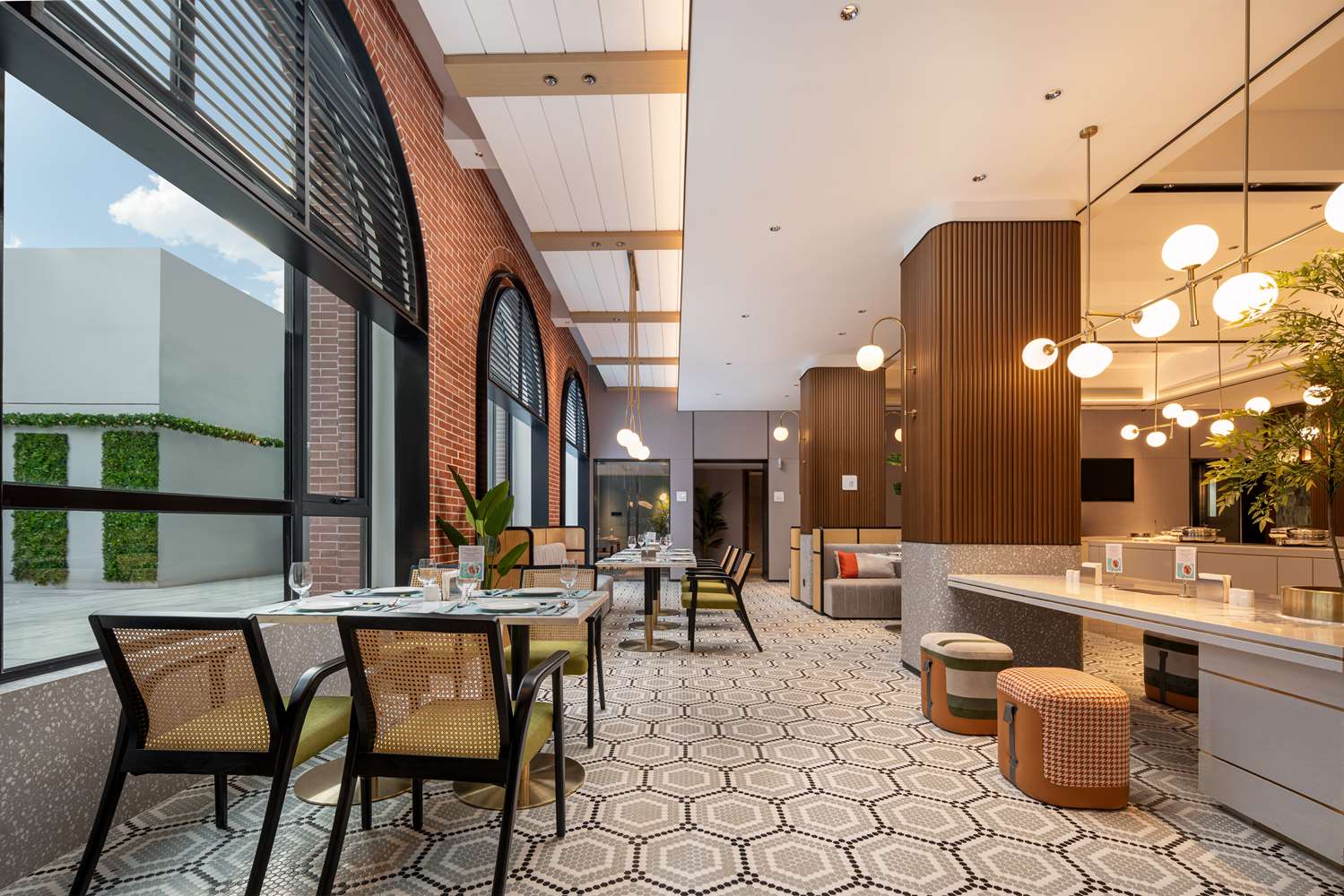 Фото Hilton Garden Inn Shanghai Caoyang