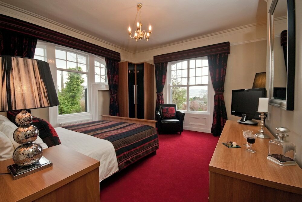 Hotel Oyo Rayanne House Guest Accommodation, County Down, photo