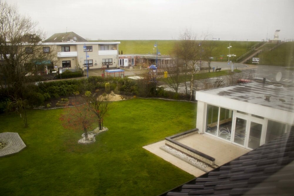 Фото Hotel Am Friesenstrand