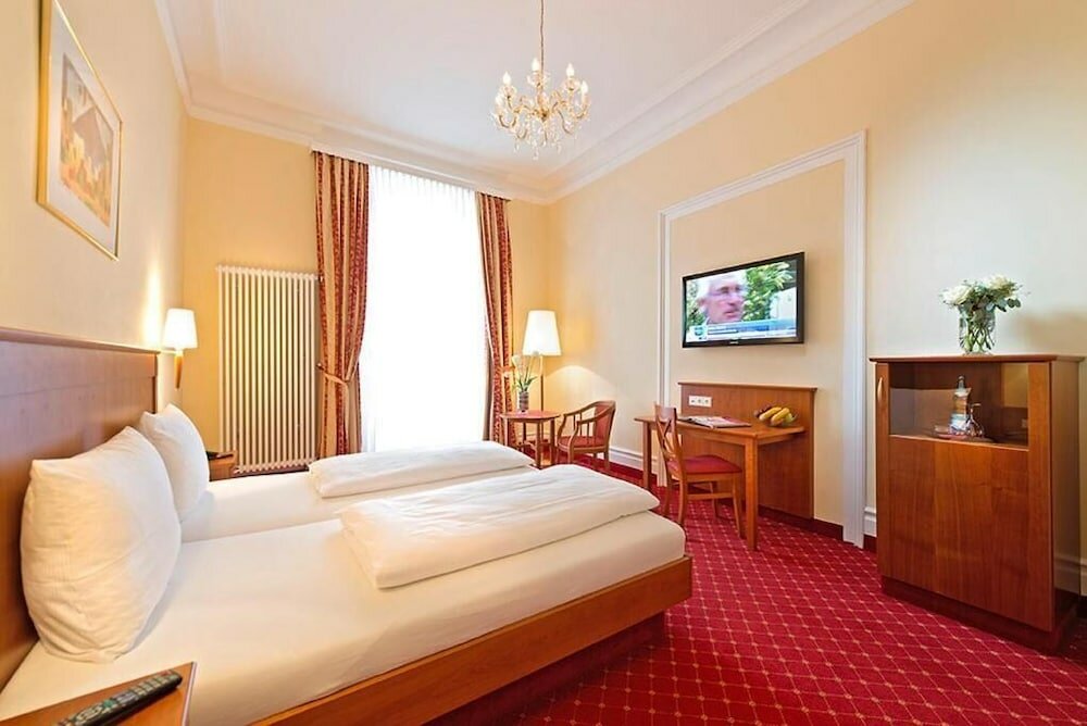 Фото Hotel Schweizer Hof