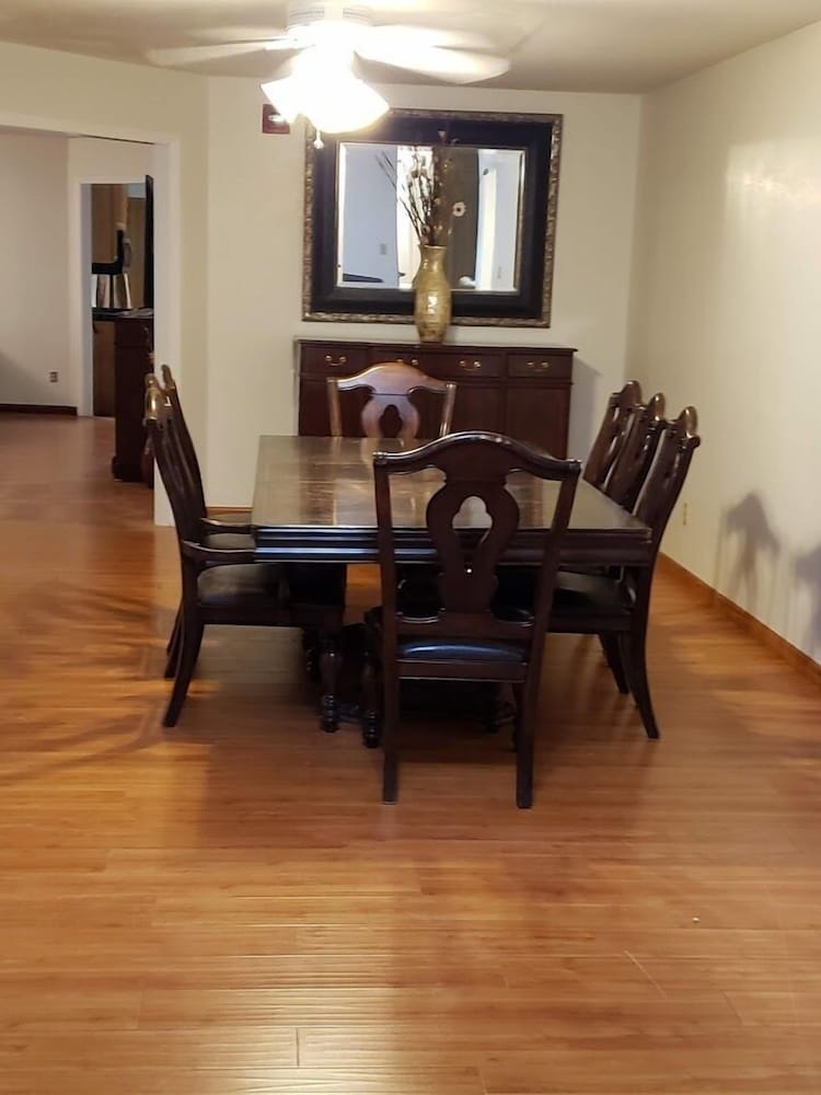 Фото Yosemite Embassy