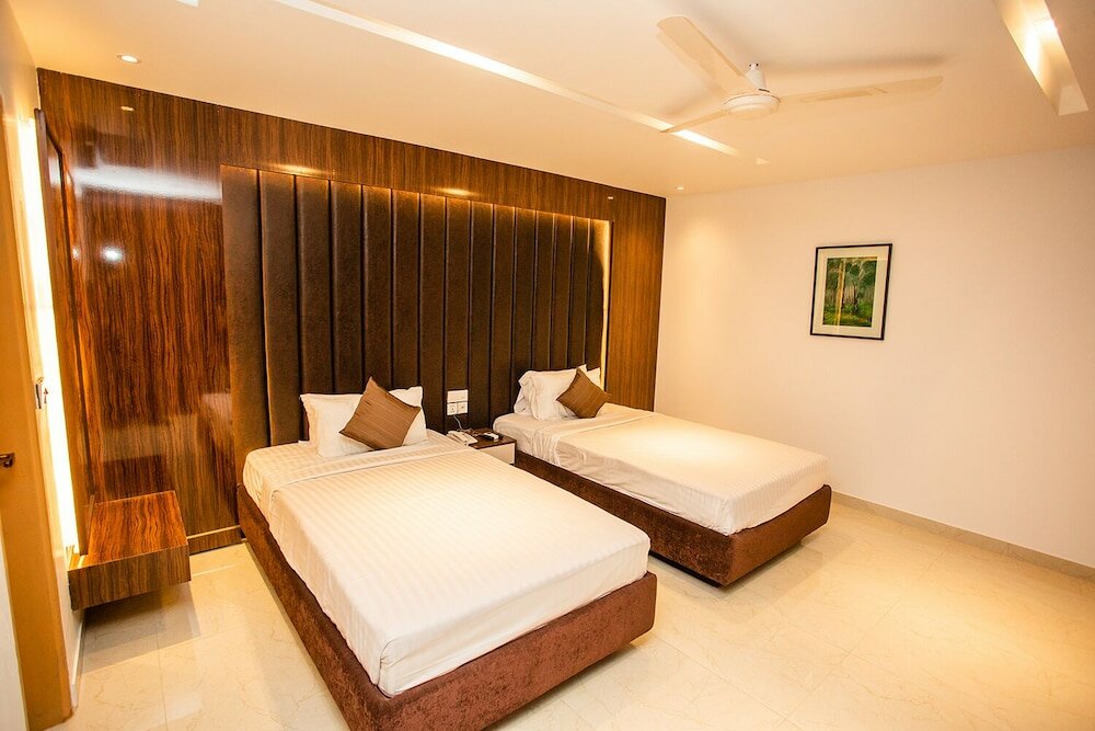 Фото Royal Raj Hotel