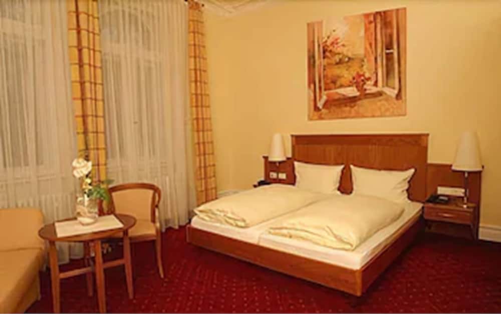 Фото Hotel Schweizer Hof