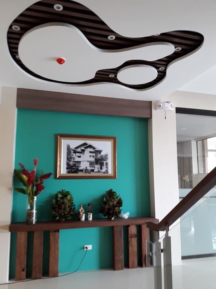 Фото Cres Ebo Mansion Hotel and Bistro