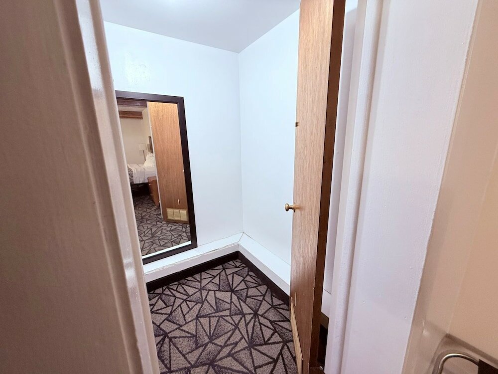 Фото Tomahawk Motor Lodge