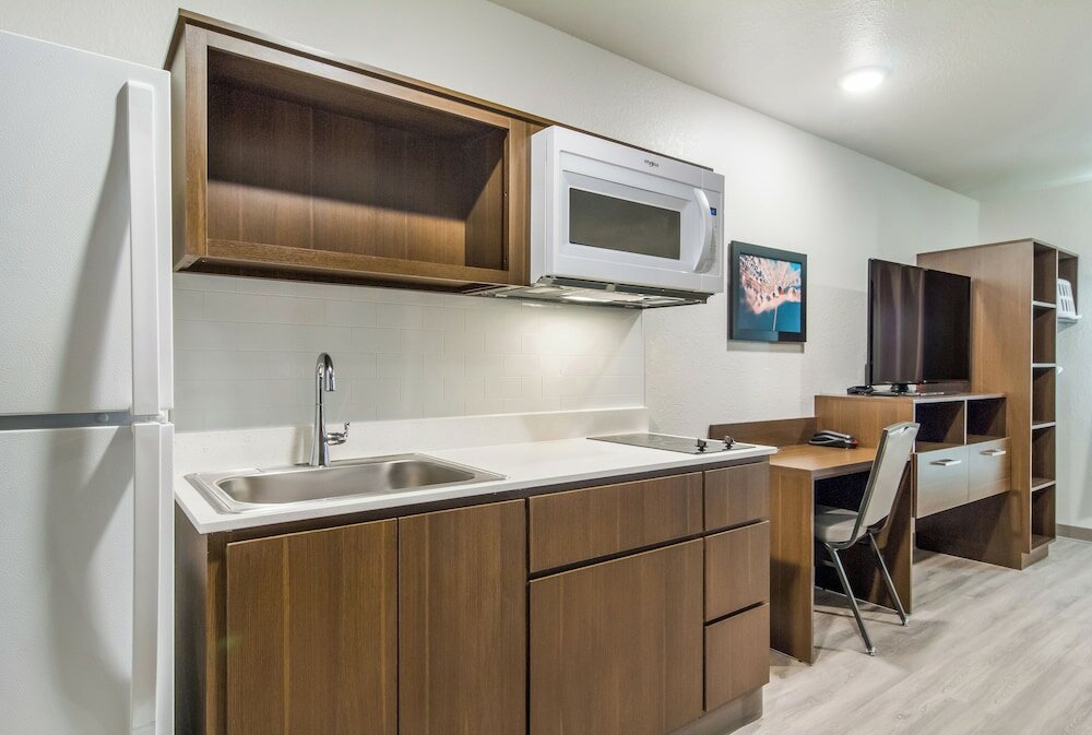 Фото Woodspring Suites Dearborn - Detroit