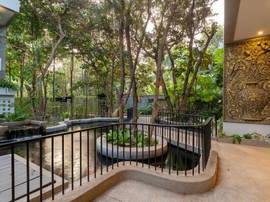 Фото Rainforest Hotel by Nsun