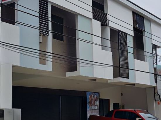 Фото RedDoorz near New Government Center