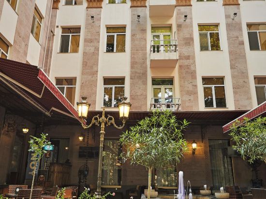 Фото Central Hotel Yerevan