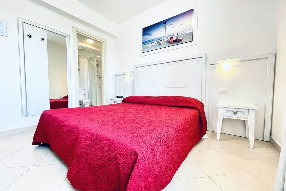 Фото Hotel Pigalle