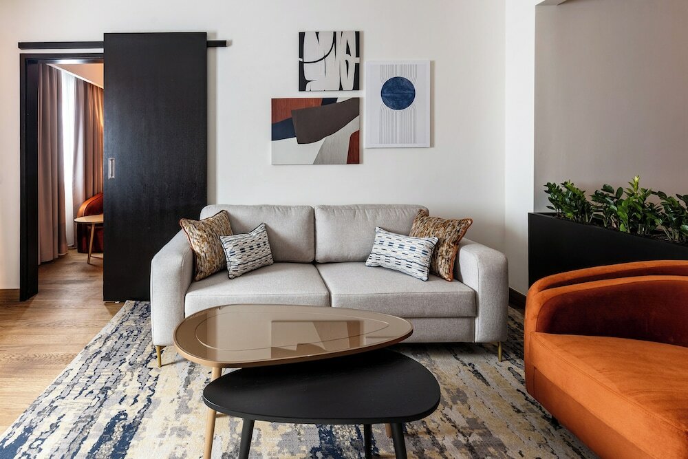 Фото Краун Плаза Белград