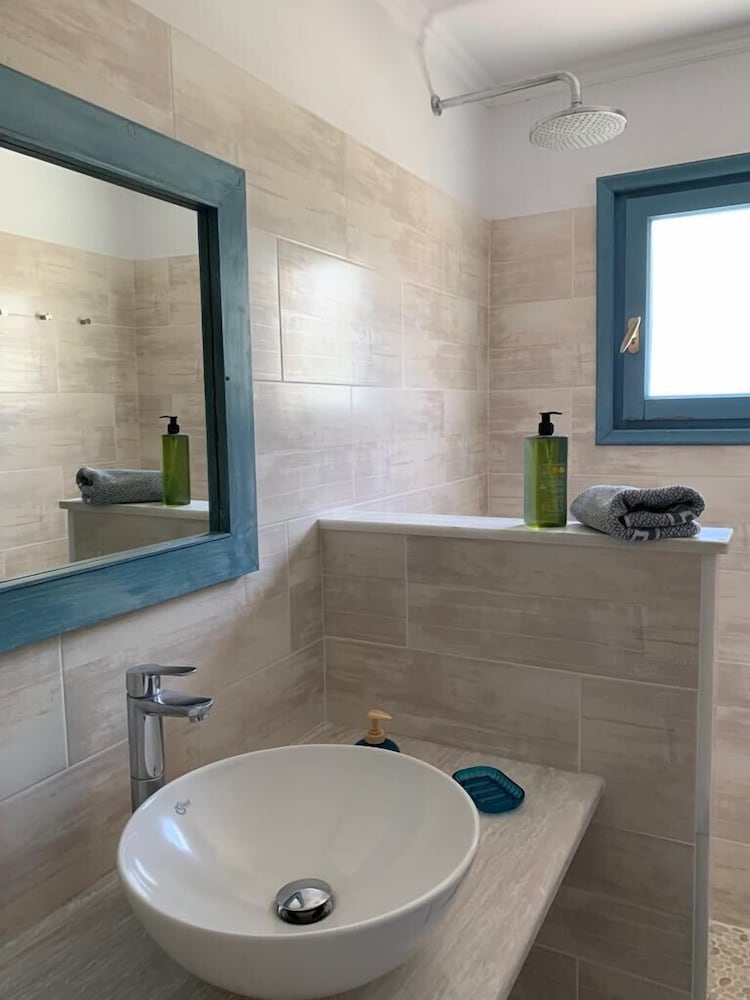 Фото The Boathouse Hotel