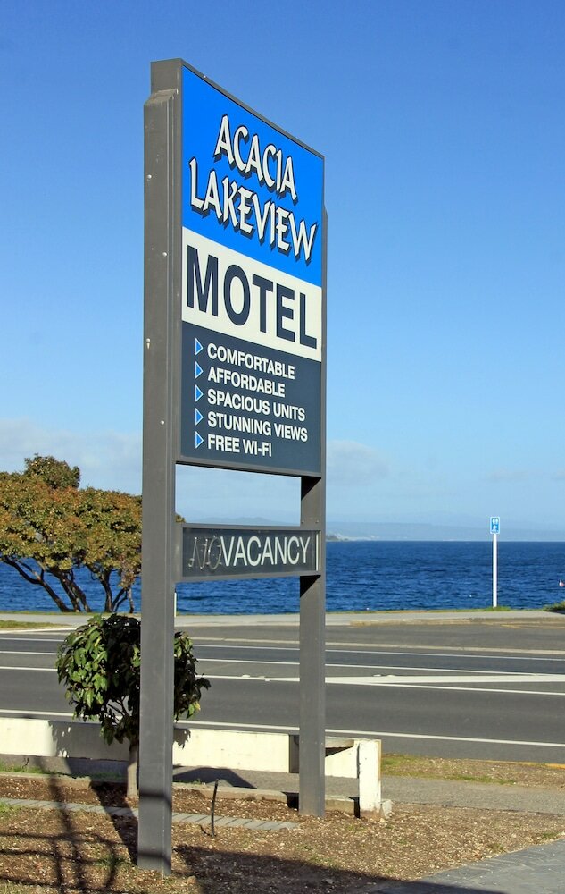 Фото Acacia Lakeview Motel