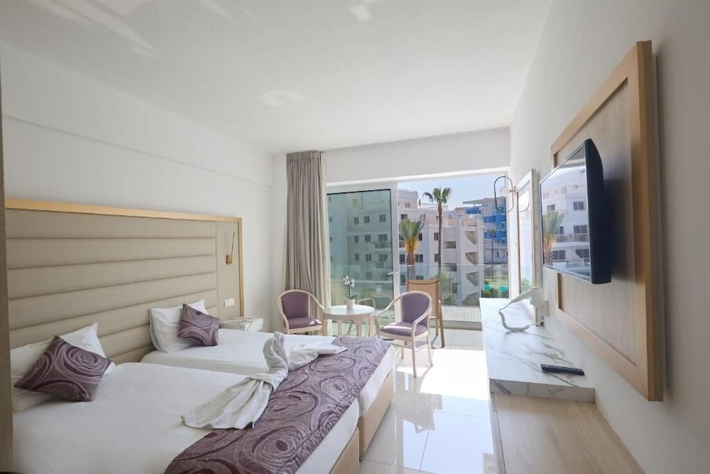 Фото Tsokkos Protaras Hotel