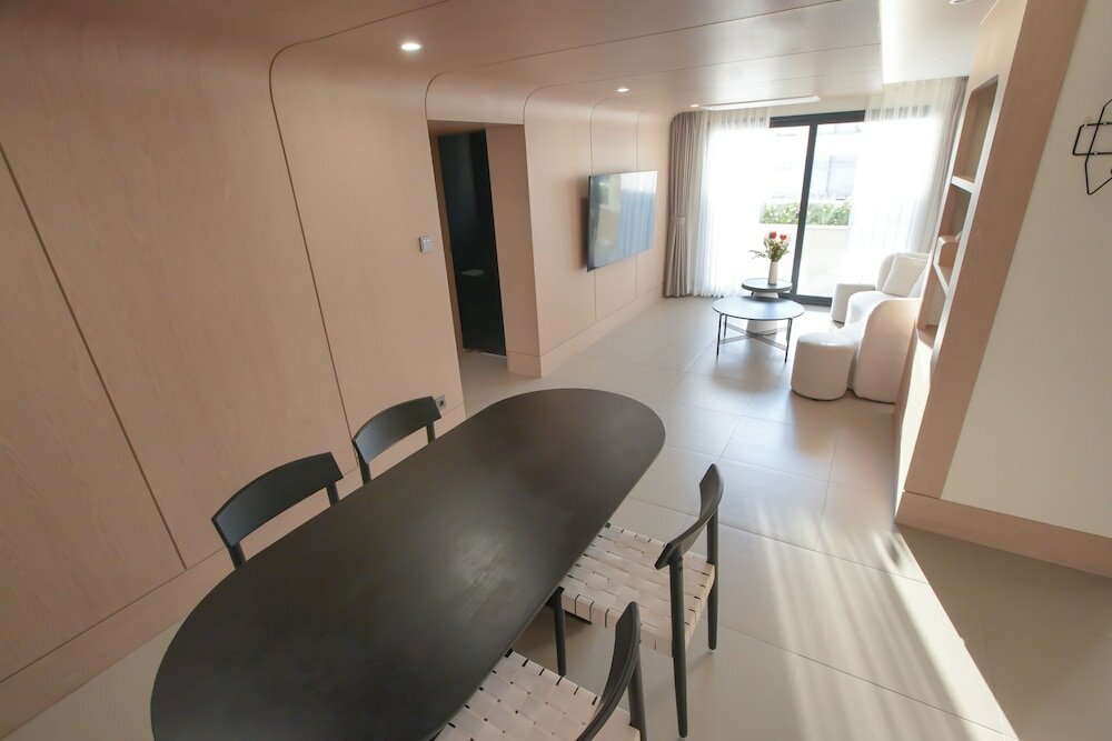 Фото H-avenue Hotel Seomyeon Station