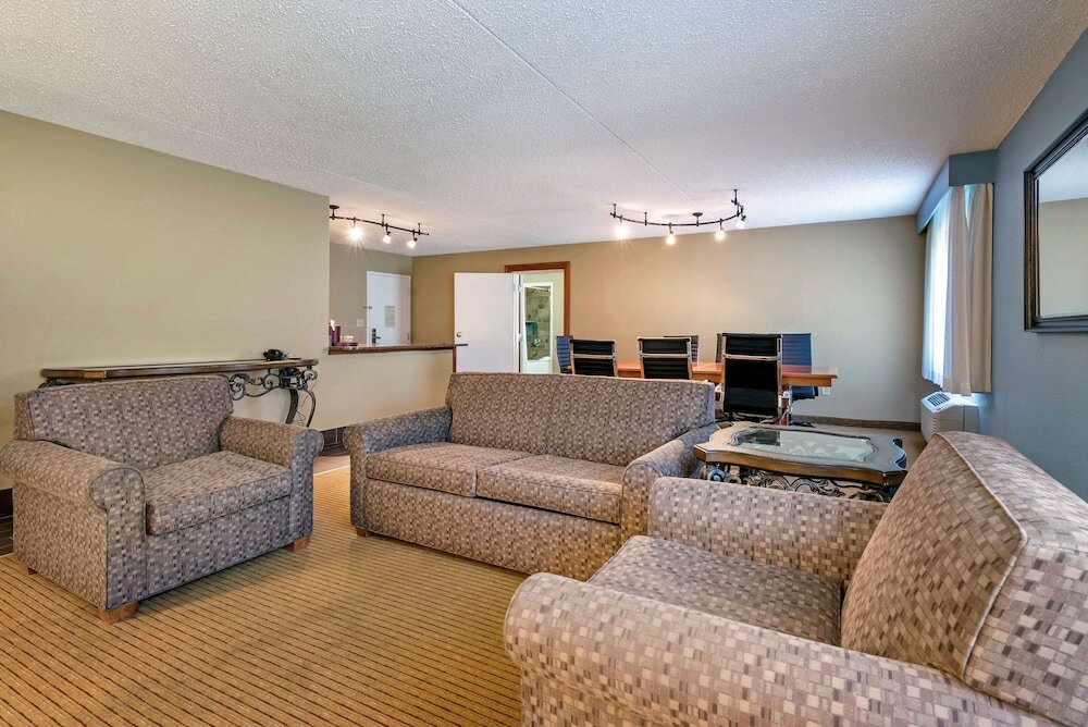 Фото Clarion Hotel Conference Center - North