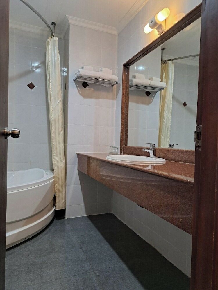 Фото Liberty 2 Hotel