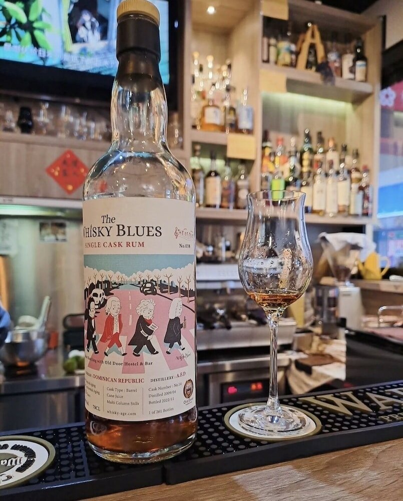 Фото Old Door Hostel & Bar