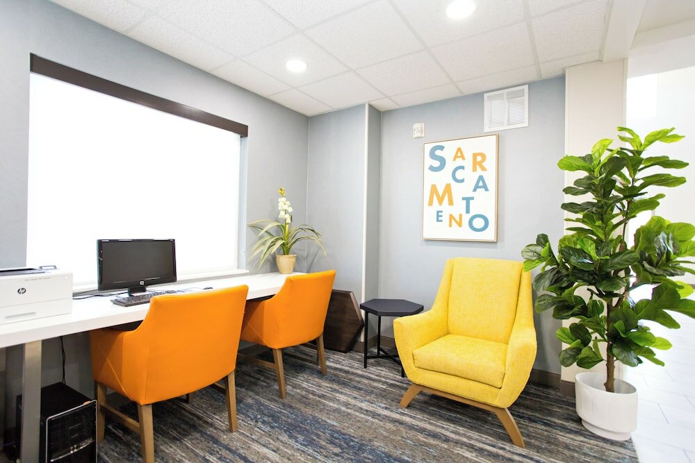 Фото Holiday Inn Express & Suites Sacramento Ne Cal Expo