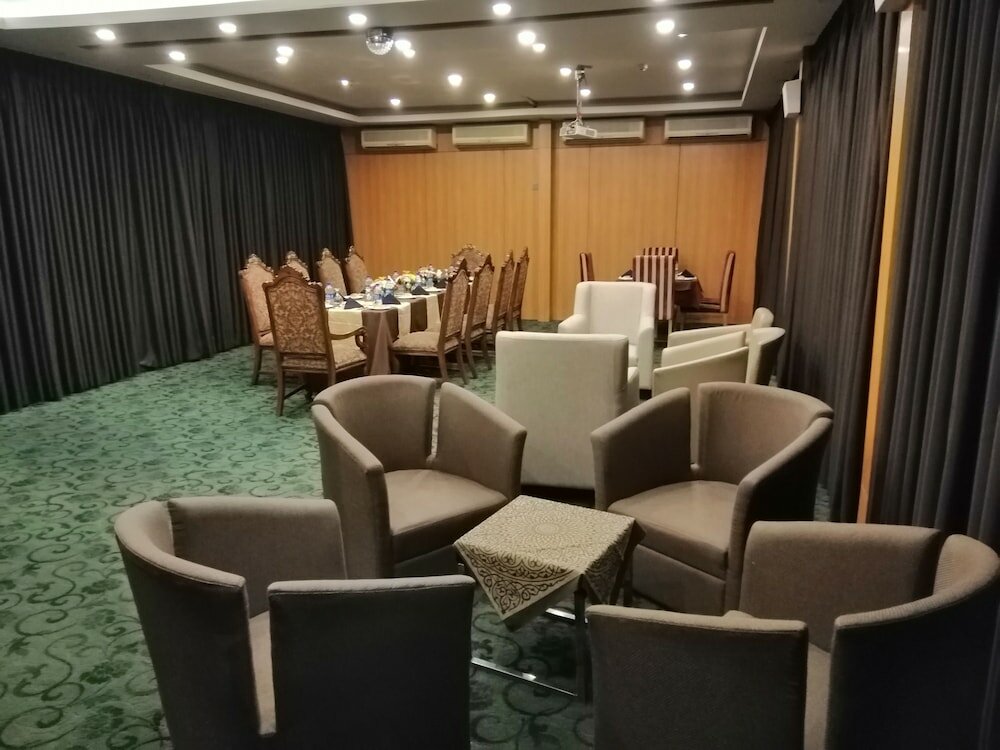 Фото Days Hotel Dhaka Baridhara