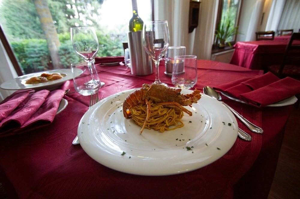 Фото Hotel Corona