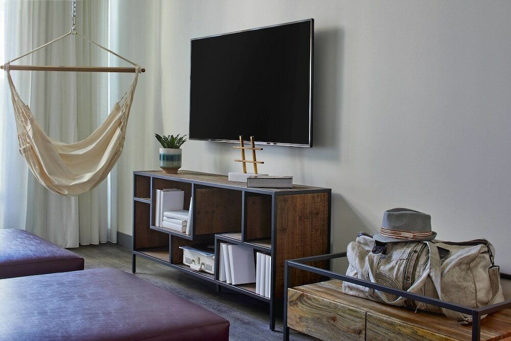 Фото Moxy Atlanta Midtown