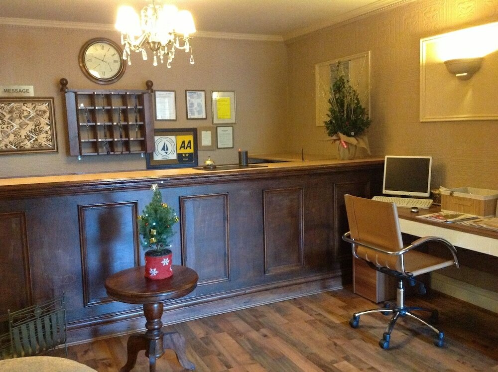 Фото Balmoral Lodge Hotel