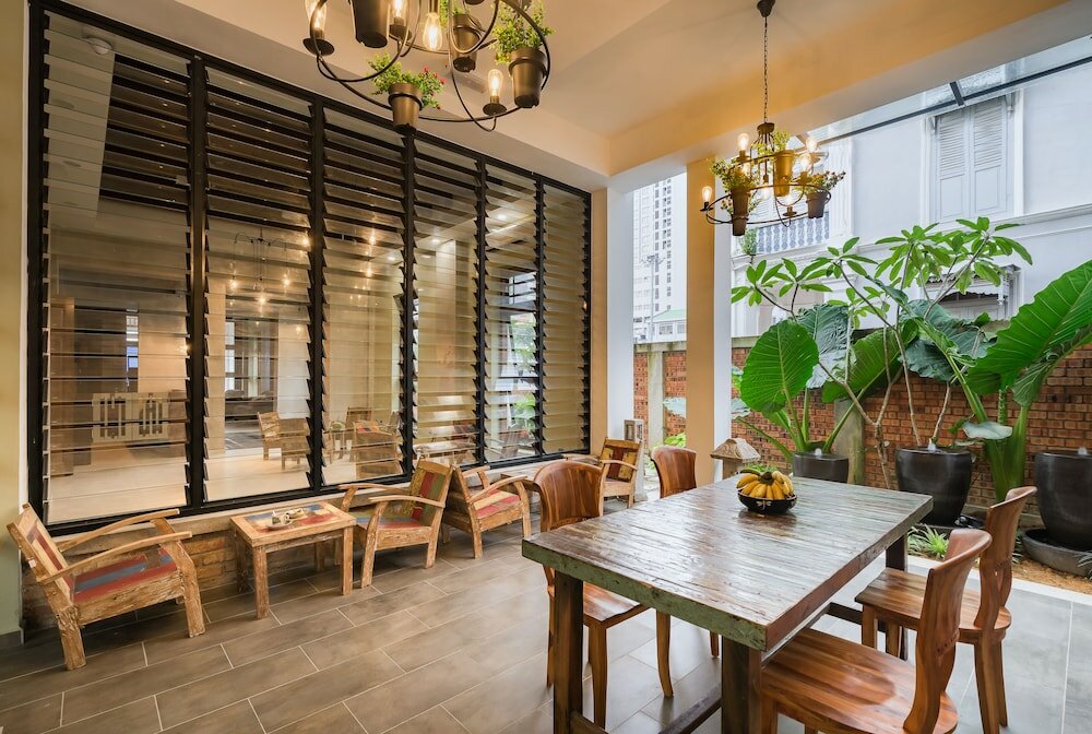 Фото Treasures Hotel and Suites