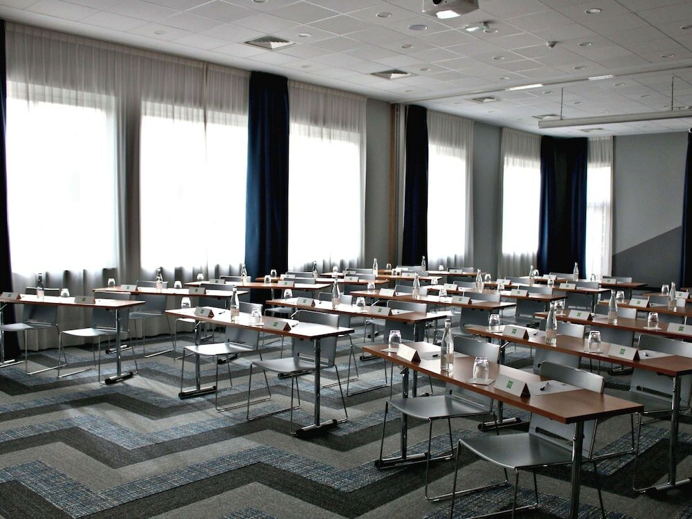 Фото Ibis Styles Avignon Sud