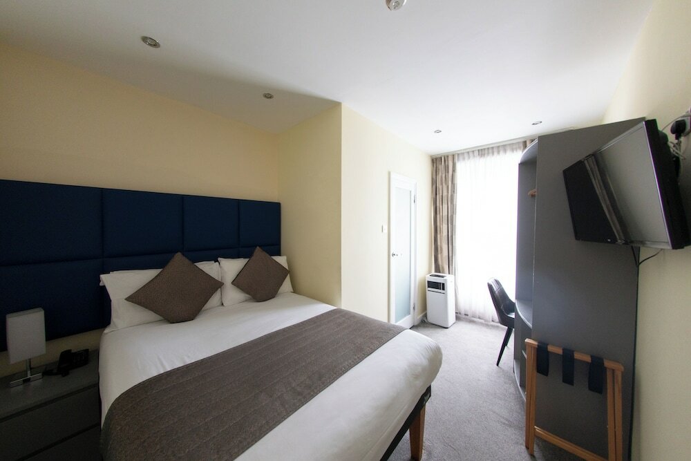 Фото Duke of Leinster Hotel